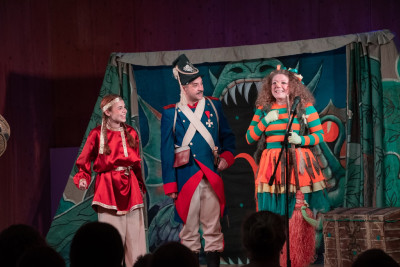 В воде не тонет, в огне не горит