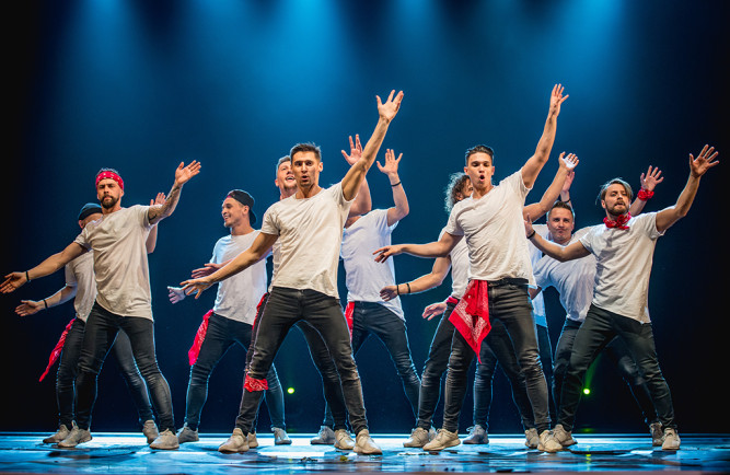 Фотография  для Шоу под дождём IV. Мужчина vs Женщина