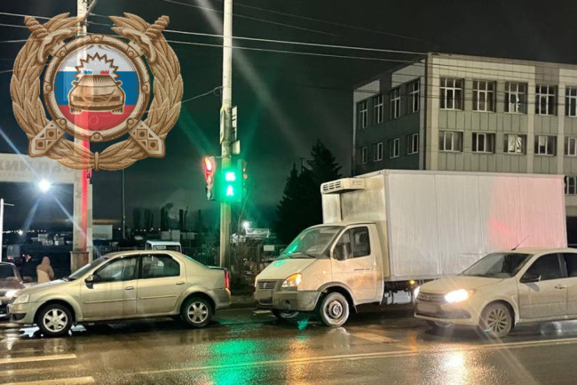 ДТП на Московском шоссе в Саратове: пострадал водитель Renault