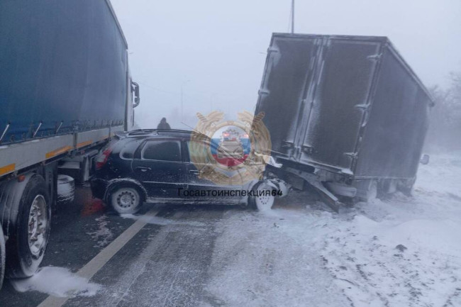 Столкновение пяти автомобилей на трассе Сызрань-Саратов-Волгоград в Гагаринском районе