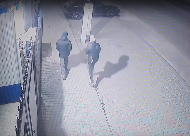 В Вольске подростки забрасывают петардами дворы, разыскивают хулиганов