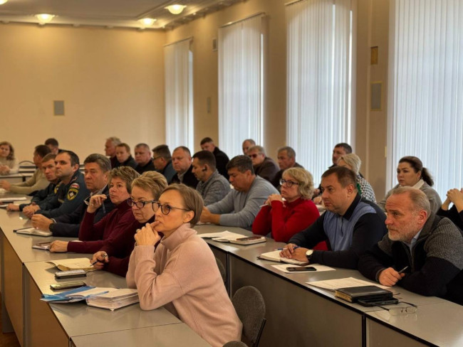 Максим Леонов провел штаб по ликвидации последствий непогоды в Энгельсе