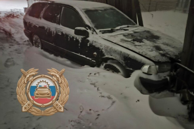 В Балаково в результате ДТП погиб водитель автомобиля Volvo