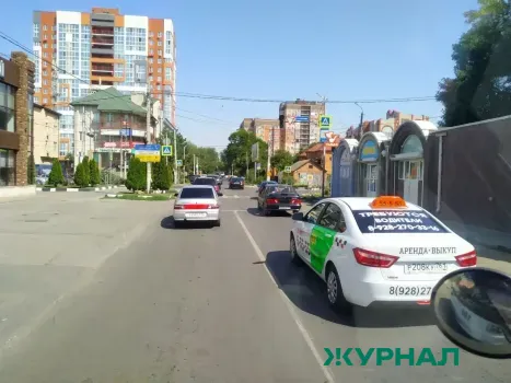 Водители такси в Саратове проводят забастовку против агрегатора