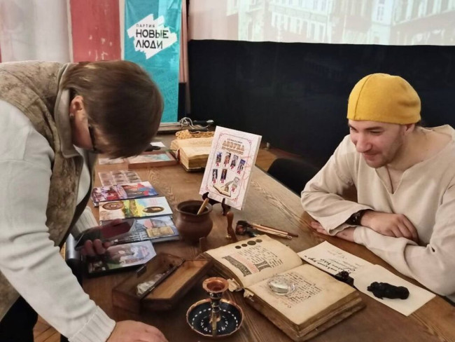 В Саратове прошёл кинопоказ фильма о истории города с выставкой артефактов