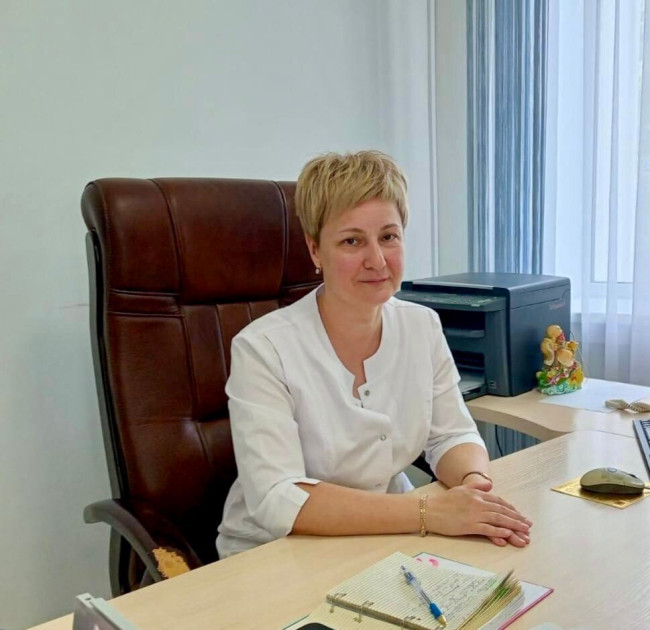 Врачи Энгельса получили награды за вклад в здравоохранение региона