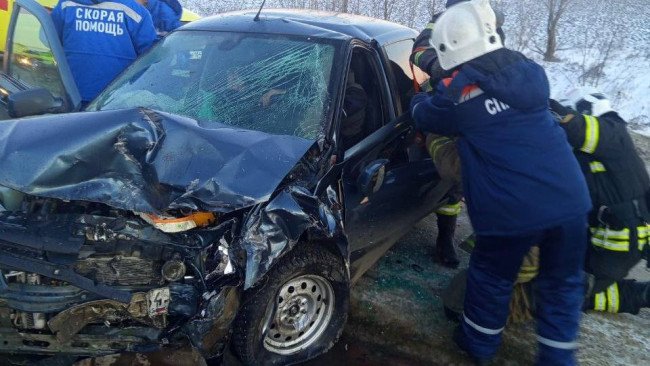 ДТП в Балаковском районе: столкновение &laquo;Лады&raquo; и &laquo;Рено&raquo; с пострадавшими