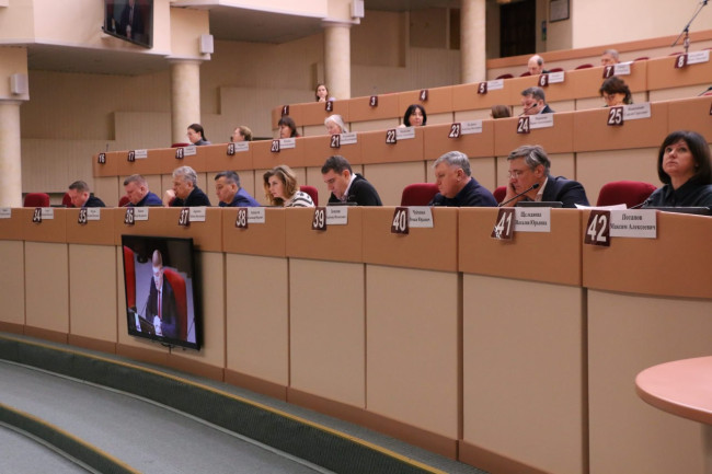 В Саратовской облдуме разгорелся спор о назначении мировых судей