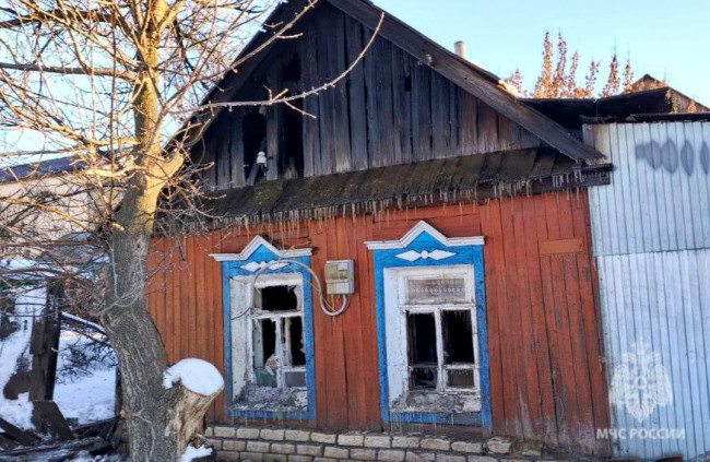 В Ершове произошел пожар в частном доме, площадь составила 120 кв. м