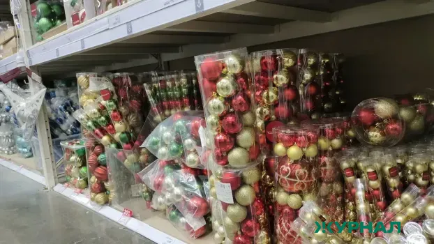 Продажи новогодних елок и игрушек в Саратове выросли в несколько раз