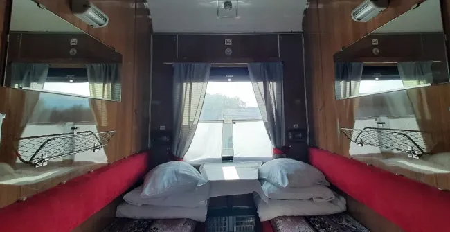 Пассажиры жалуются на вагоны СВ РЖД: как избежать неудобств в поездке