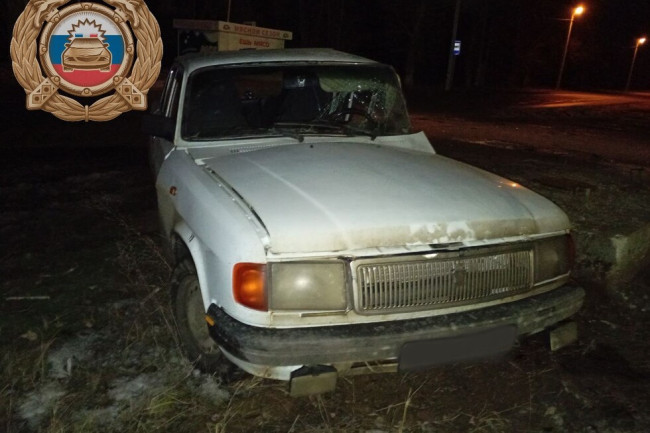 ДТП в Энгельсе: водитель &laquo;Волги&raquo; врезался в бетонный блок на Лесокомбинатской