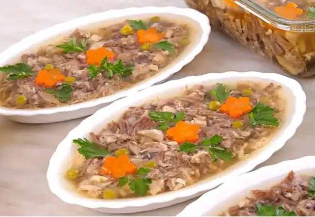 Как приготовить холодец без ошибок: избегайте 4 главных ингредиентов