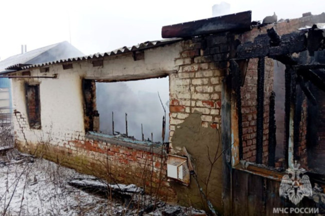 Пожар в Краснопартизанском районе унес жизни двух мужчин