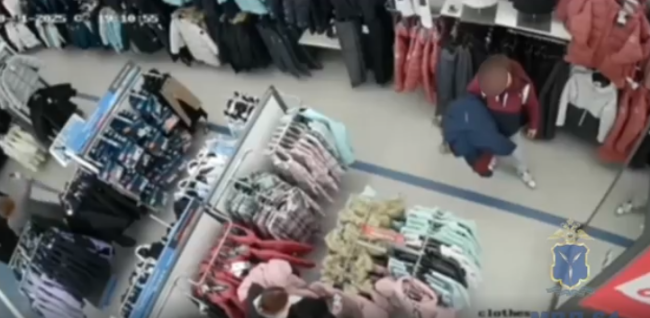 В Саратове задержан мужчина за кражу куртки из магазина