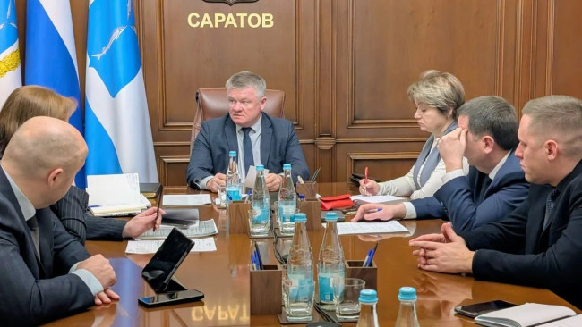 Мэр Саратовa обсудил закупку реагентов для борьбы с гололедом