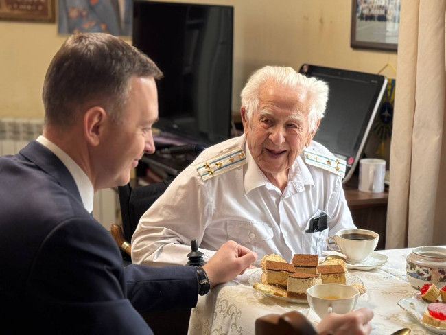 Евгений Федяев отметил 103-й день рождения и получил звание почетного гражданина района