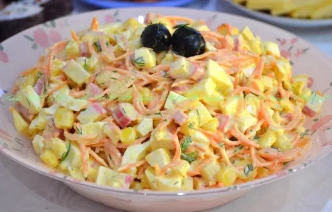 Салат &laquo;Валерия&raquo;: готовим вкусное блюдо за 5 минут из простых ингредиентов