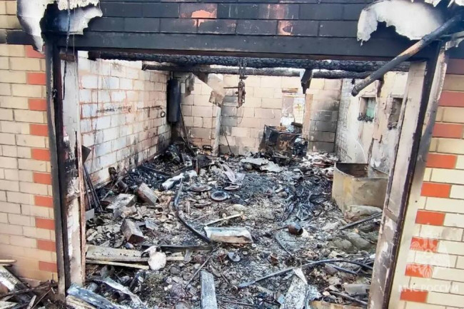 Пожар в Гагаринском районе Саратова: супружеская пара пострадала от отравления