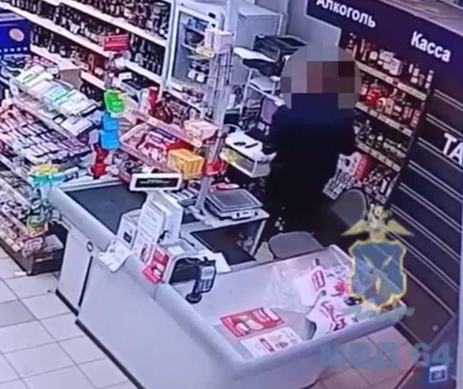 Экс-директор саратовского магазина задержан за кражу алкоголя