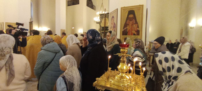 Ковчег с мощами святителя Спиридона Тримифунтского привезли в Саратов