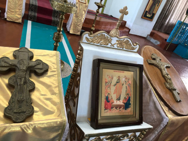 Крест ручной работы передан в Свято-Троицкий храм села Золотое