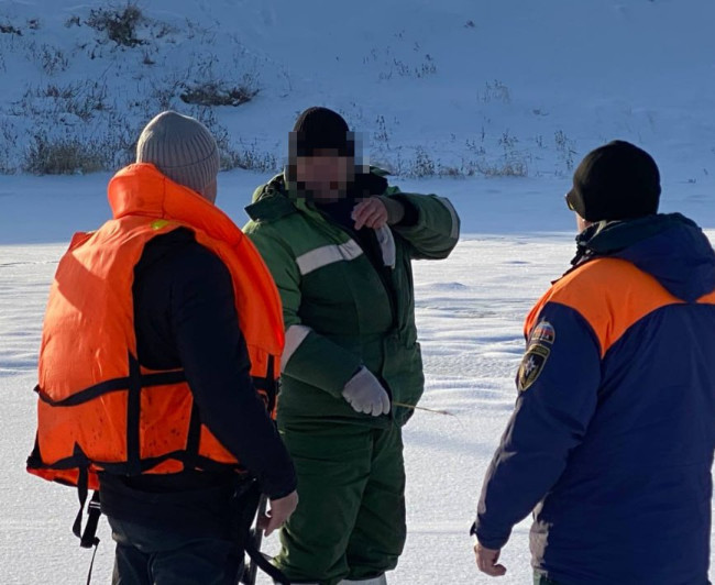 В Энгельсе составили протоколы за выход на лед Волгоградского водохранилища