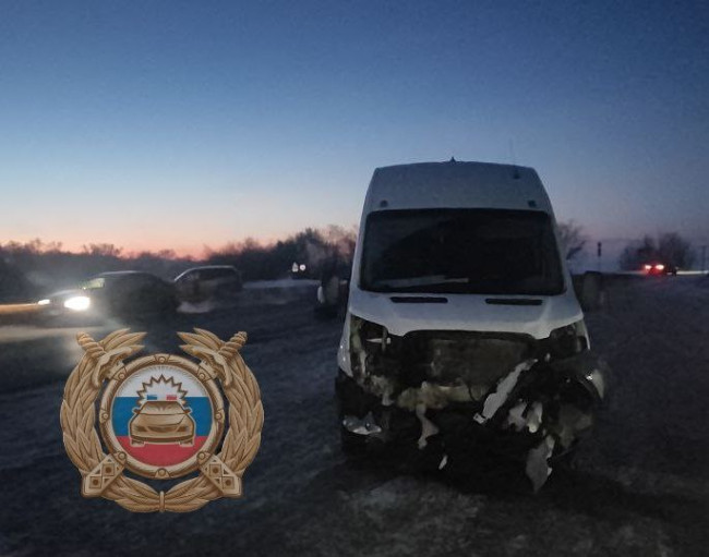 Авария с рейсовым автобусом в Саратовской области: два пострадавших