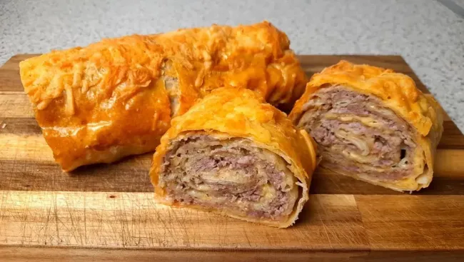 Рулет из лаваша с фаршем и яйцом: быстрое и сытное блюдо для всей семьи