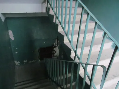 Условия проживания в аварийном доме на улице Прудная вызывают беспокойство жителей