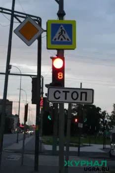 Светофор на перекрёстке Чапаева и проспекта Столыпина в Саратове отключился