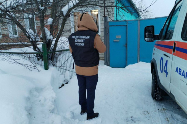 Семья в Аткарске отравилась угарным газом, одна женщина погибла