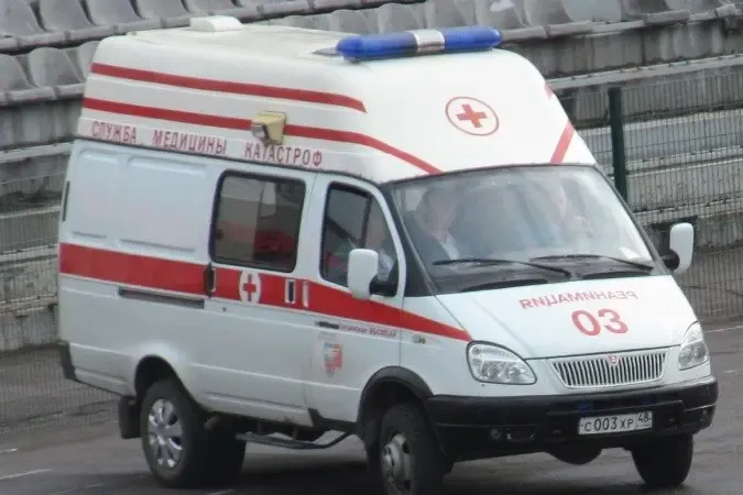 Мужчина пострадал при падении с высоты в Ленинском районе Саратова