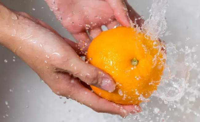 Как правильно мыть апельсины: советы диетолога для безопасного употребления