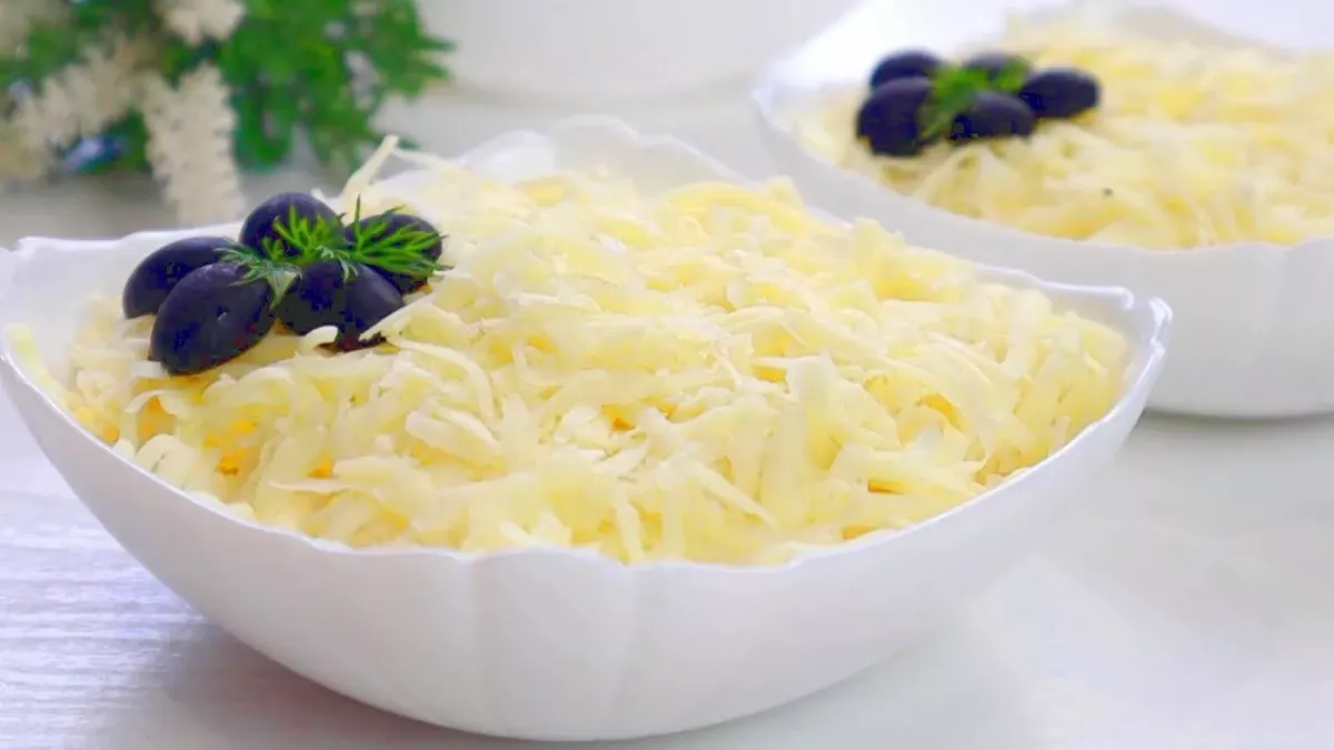 Салат «Женская фантазия»: простой рецепт для романтического ужина на 8 марта