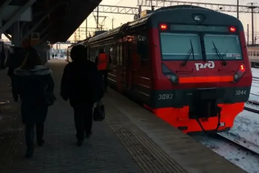 Изменения в расписании электричек в Саратовской области ввели на выходные