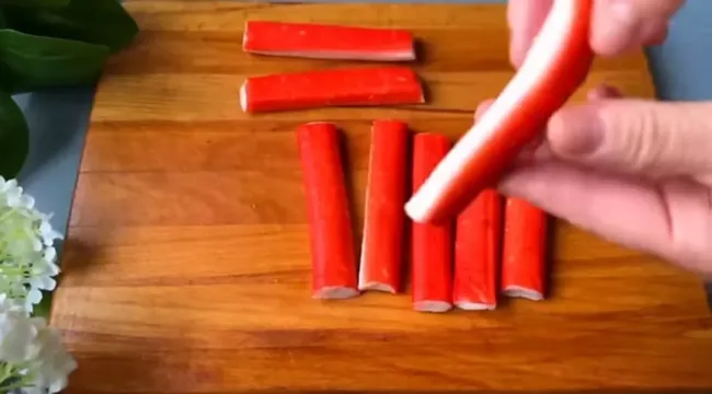 Как выбрать вкусные крабовые палочки: ищите эти 3 буквы на упаковке