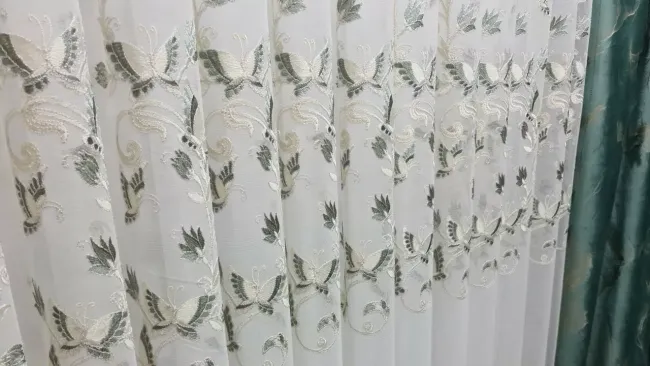 Тюль в 2025 году: как выбрать и сочетать с другими шторами для стильного интерьера