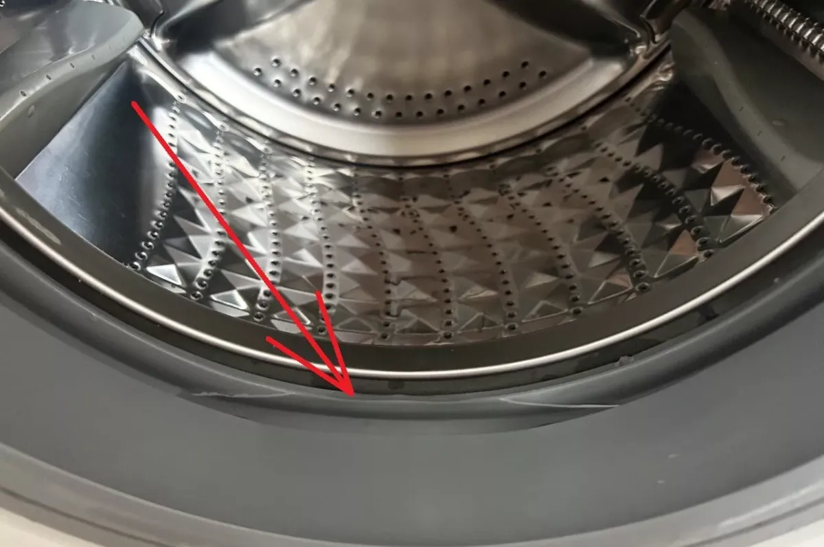 Как быстро избавиться от воды в уплотнителе стиральной машины