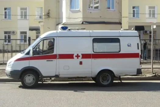 В Балаково школьница травмировалась при падении с высоты заброшенного здания