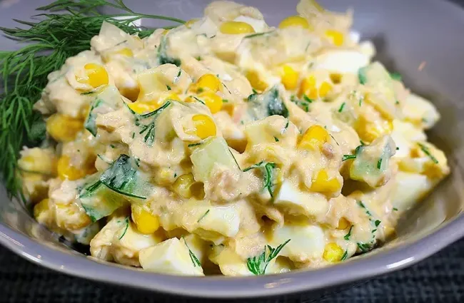 Салат &laquo;Елена&raquo;: легкое весеннее блюдо для праздничного стола