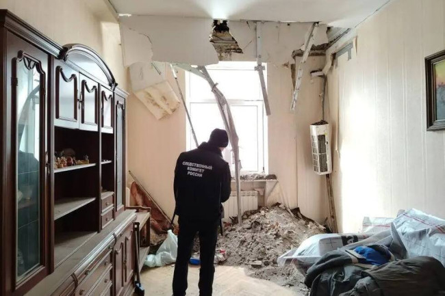 Обрушение потолка в жилом доме в Ленинском районе Саратова: названы предварительные причины