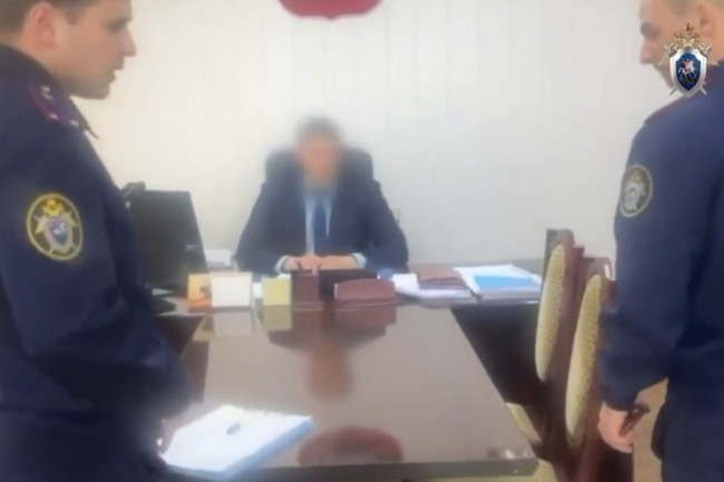 Уголовное дело против главы Ершовского района за злоупотребление полномочиями