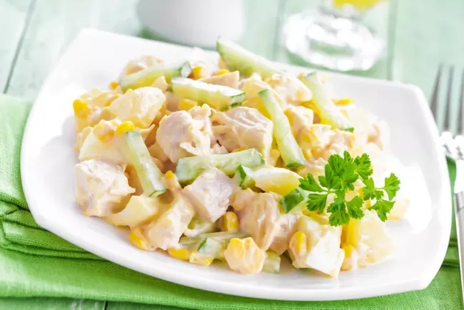 Салат &laquo;Женское счастье&raquo;: просто, быстро и вкусно для праздничного стола на 8 Марта