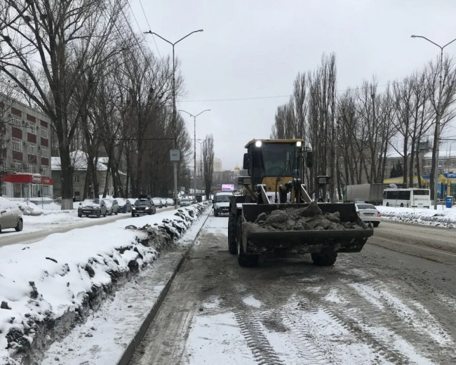 Дорожники Саратовской области обработали трассы 195&thinsp;000 тонн песко-соляной смеси