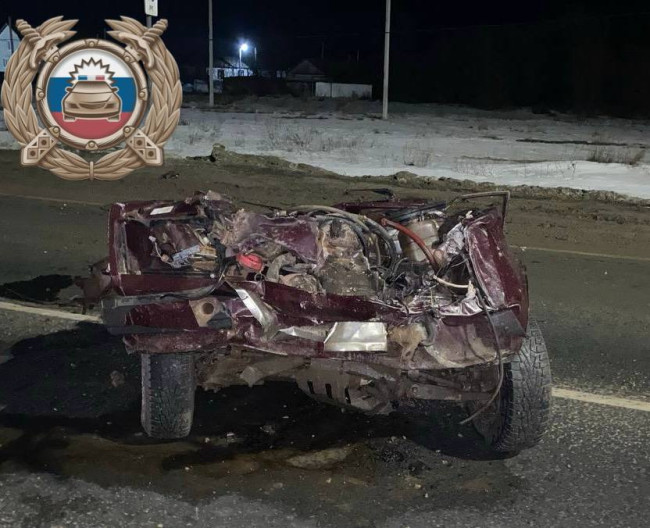 Авария с ВАЗ-2107 произошла в Ершове, водитель госпитализирован