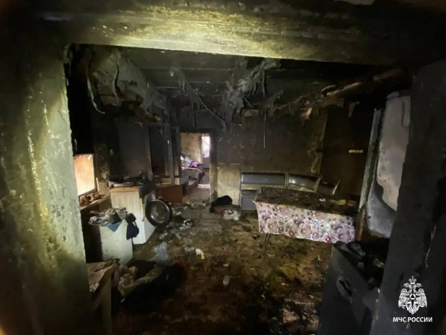 Пожар в Ершове: женщина получила ожоги при попытке покинуть дом