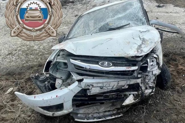 Два водителя пострадали в ДТП с Lada Granta в Балаковском районе