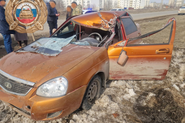 ДТП в Энгельсе: водитель легковушки пострадал в столкновении с грузовиком