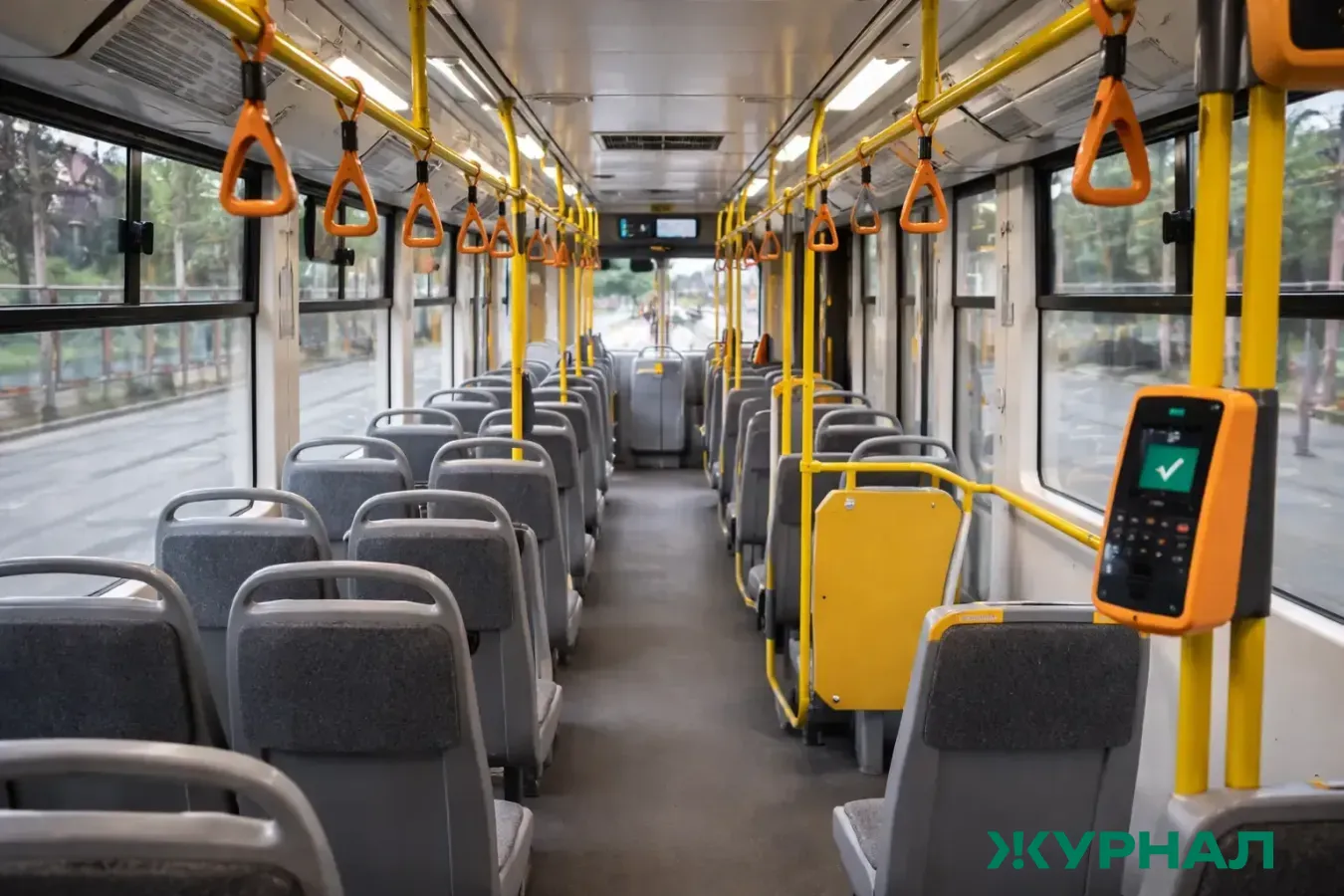 Трамвай сошел с рельсов в поселке Мирный, движение остановлено